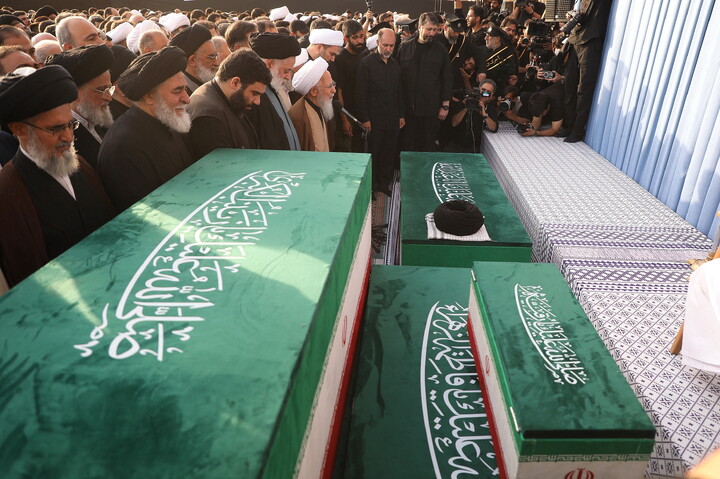 قم المقدسہ میں رہبر شہید (رہ) کی تشییع کے مناظر