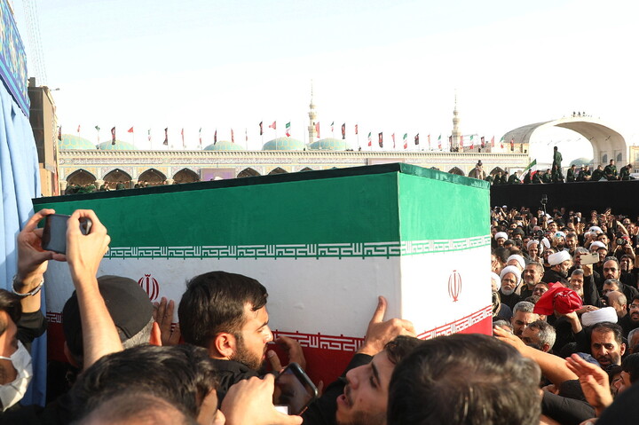قم المقدسہ میں رہبر شہید (رہ) کی تشییع کے مناظر