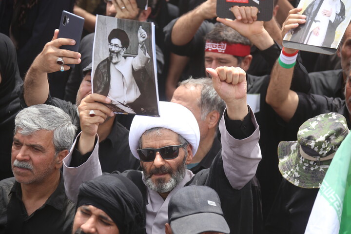 تصاویر/ بدرقه حماسی رهبر شهید انقلاب در قم