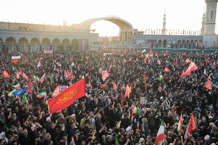 تصاویر/ اقامه نماز و و وداع با پیکر مطهر قائد شهید در مسجد مقدس جمکران