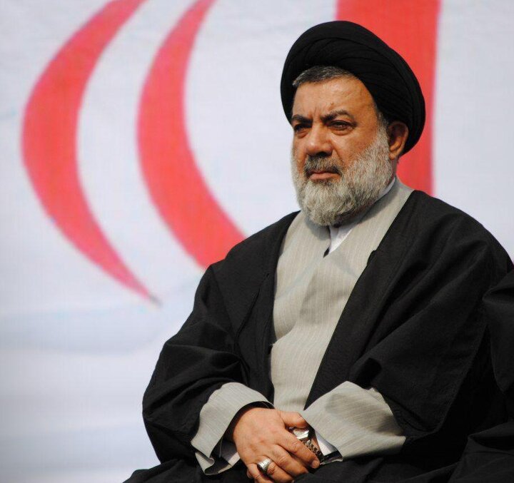 مردم ایران تا انتقام خون رهبر و فرماندهان شهید را نگیرند، از پای نخواهند نشست