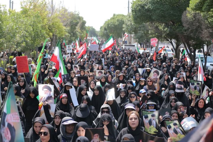 تصاویر/ اجتماع جاماندگان مراسم تشییع رهبر شهید انقلاب در اردبیل