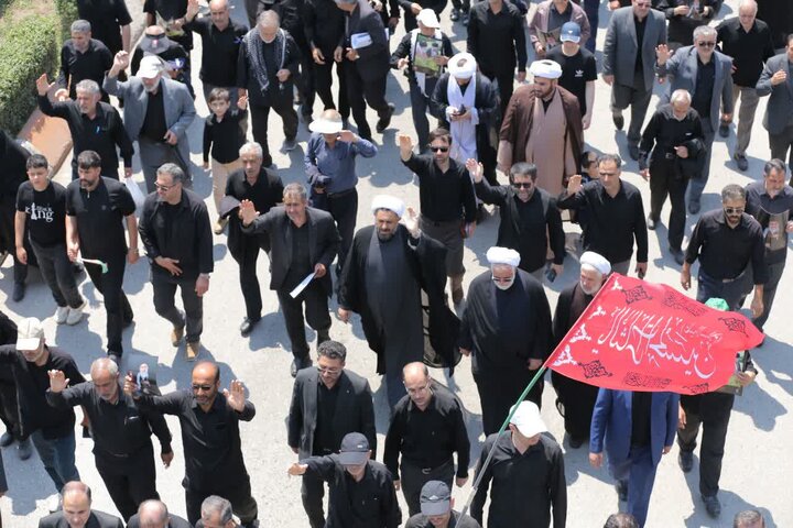 تصاویر/ اجتماع جاماندگان مراسم تشییع رهبر شهید انقلاب در اردبیل