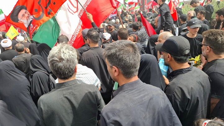 تصاویر/ بدرقه حماسی رهبر شهید انقلاب در بلوار پیامبر اعظم قم