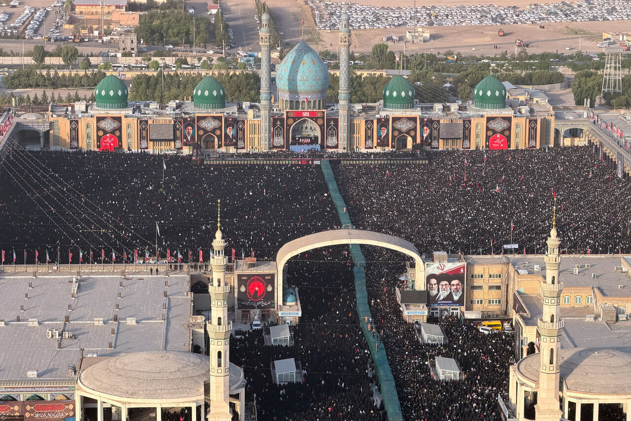 Qum Ta Cika Taf A Jana'izar Shahidin Jagora