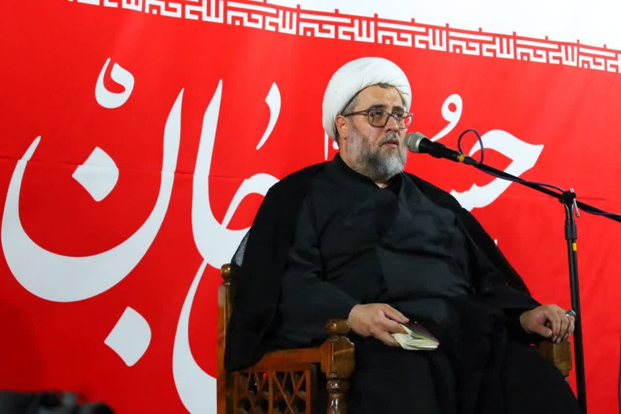 خون امام شهید به روشنی صبح، پیام ظفر و پیروزی دارد