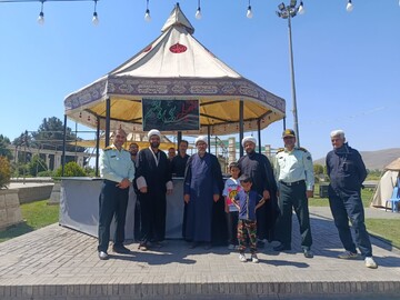 بازدید مدیر مدرسه علمیه سفیران هدایت ملایر از موکب «جانفدایان رهبر»+تصاویر