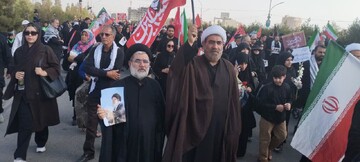 عشق به ولایت، رمز ایستادگی ملت ایران بر سر آرمان‌های امامین انقلاب است