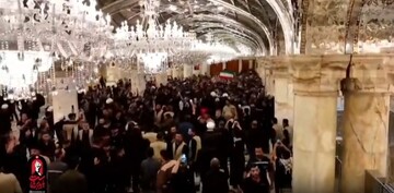 فیلم | تشییع پیکر مطهر رهبر شهید انقلاب اسلامی در رواق الزهرا سلام‌الله‌علیها حرم امیرالمؤمنین علیه‌السلام