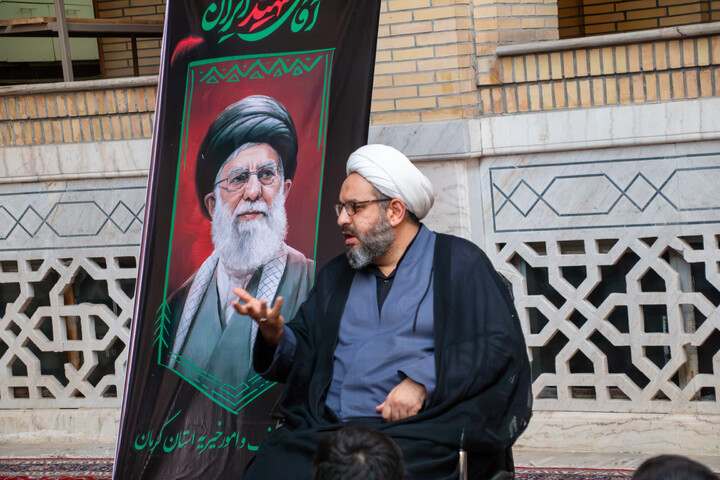 تصاویر/ حضور طلاب استان کرمان در آستانه تشییع رهبر شهید ایران در مشهد