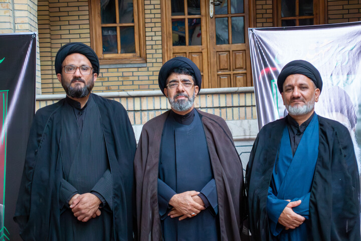 تصاویر/ حضور طلاب استان کرمان در آستانه تشییع رهبر شهید ایران در مشهد