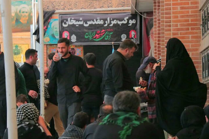 تصاویر/ خدمات رفاهی و فرهنگی در مزار مقدس شیخان و بقعه متبرکه ابن بابویه(ره)برای زائران رهبرشهید