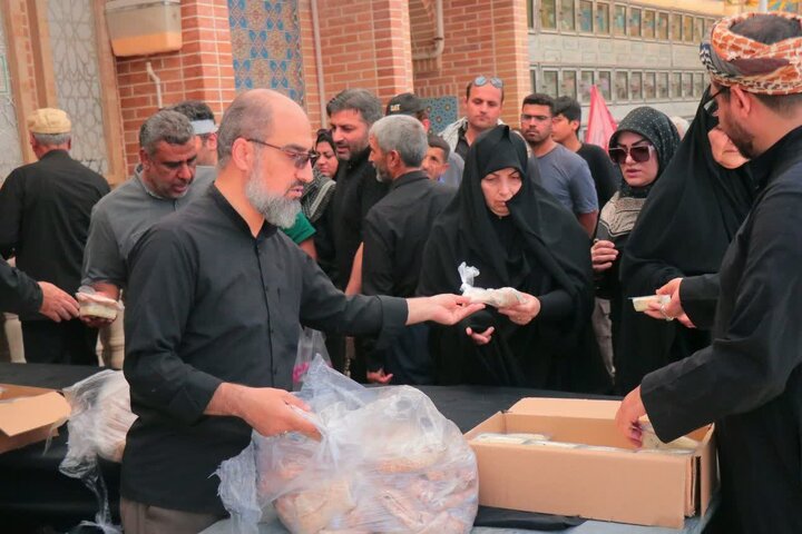 تصاویر/ خدمات رفاهی و فرهنگی در مزار مقدس شیخان و بقعه متبرکه ابن بابویه(ره)برای زائران رهبرشهید