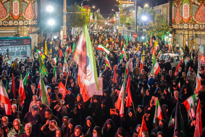 تصاویر/تجدید میثاق شبانه مردم زنجان با آرمان‌های انقلاب اسلامی