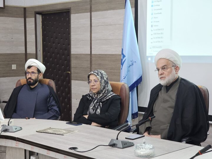 تصاویر/نشست تبیین «جامعیت شخصیت امام شهید در میان رهبران جهان» در دانشگاه علوم پزشکی کردستان
