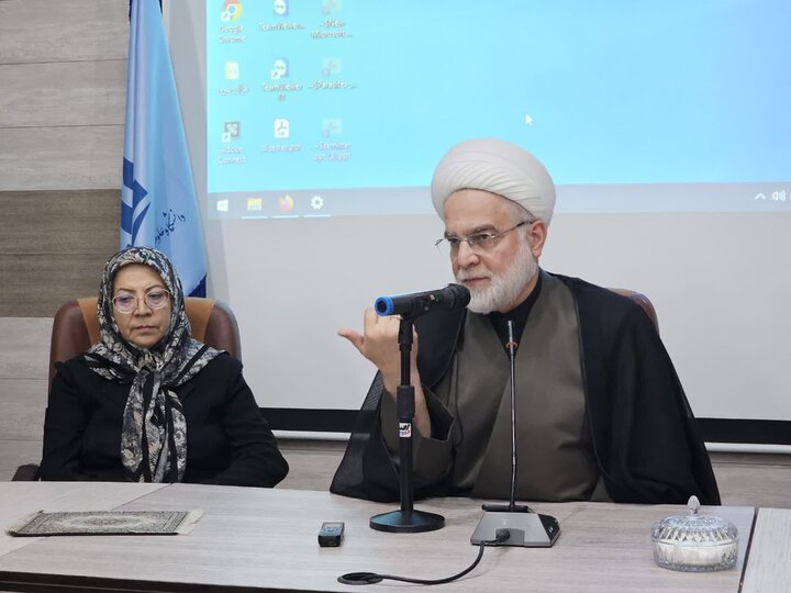 تصاویر/نشست تبیین «جامعیت شخصیت امام شهید در میان رهبران جهان» در دانشگاه علوم پزشکی کردستان