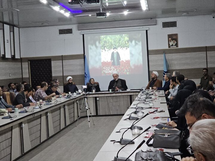 تصاویر/نشست تبیین «جامعیت شخصیت امام شهید در میان رهبران جهان» در دانشگاه علوم پزشکی کردستان