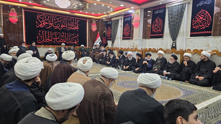 تصاویر/ مراسم بزرگداشت رهبر شهید توسط علما در حرم امیرالمؤمنین علیه السلام
