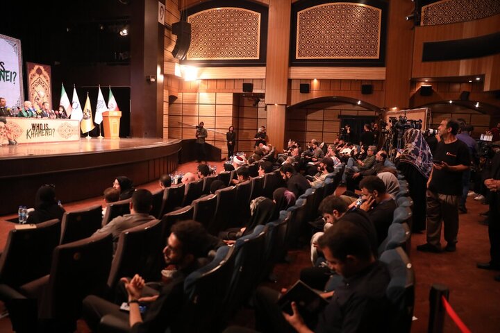 تصاویر/ نشست تخصصی «خامنه‌ای کیست؟»