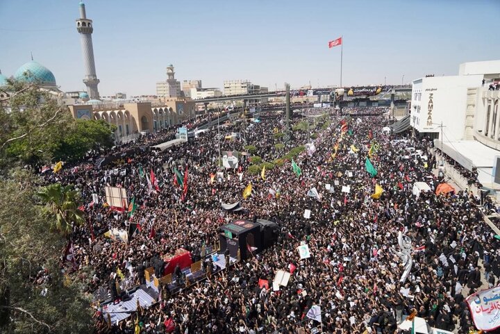 مدينةُ النجف الأشرف تُودّعُ الإمامَ الخامنئي بطوفانٍ بشريٍّ في ساحةِ ثورةِ العشرين