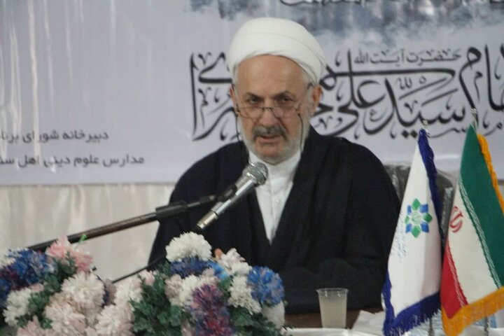 تصاویر / مراسم بزرگداشت امام شهید در مدرسه علمیه اهل سنت تالش