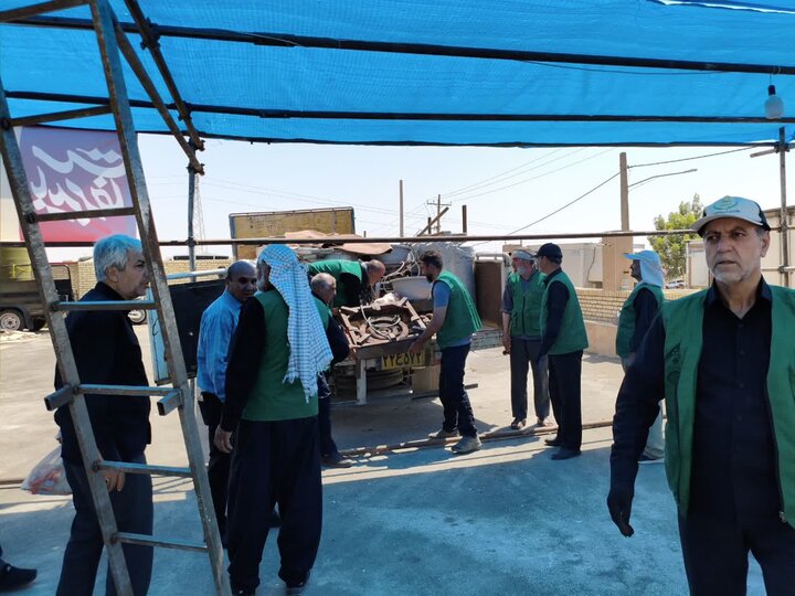 تصاویر/برپایی موکب «شهدای سنگرسازان بی سنگر» استان مرکزی در مراسم بدرقه قائد امت