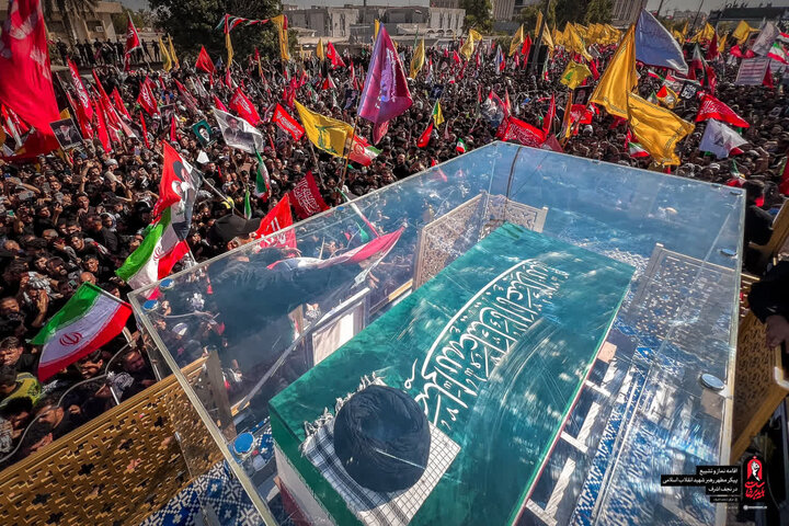 Immagini storiche del maestoso corteo funebre del Leader martire combattente a Najaf
