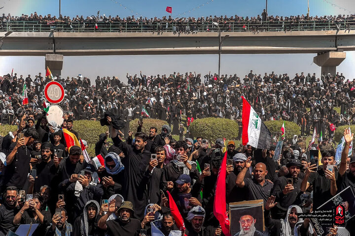 Immagini storiche del maestoso corteo funebre del Leader martire combattente a Najaf