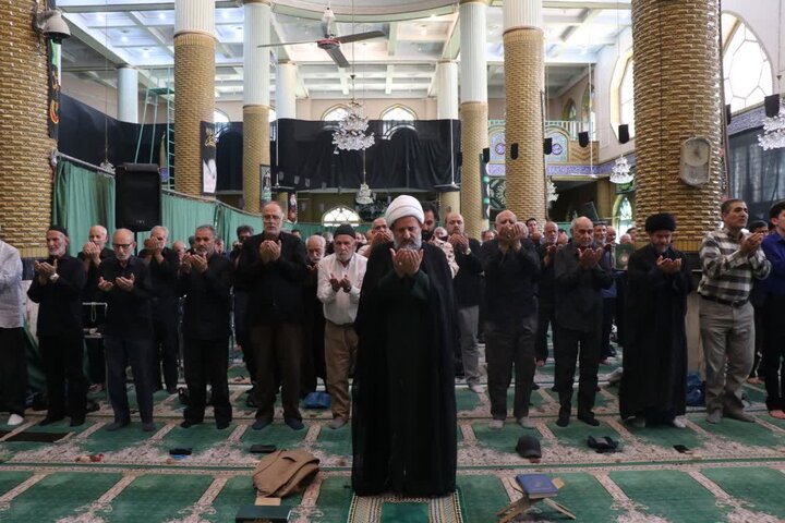 تصاویر/ مراسم یادبود رهبر شهید در مسجد جامع قرچک