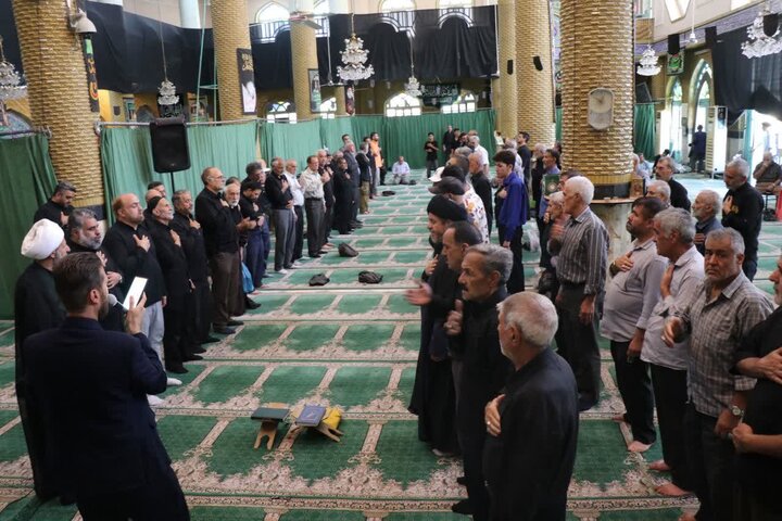 تصاویر/ مراسم یادبود رهبر شهید در مسجد جامع قرچک