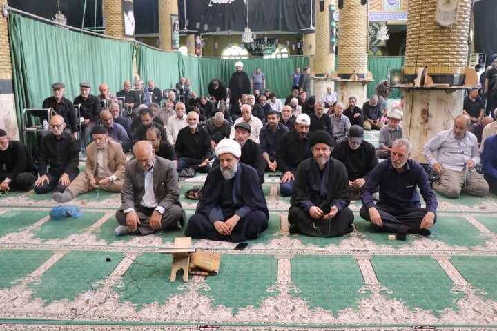 تصاویر/ مراسم یادبود رهبر شهید در مسجد جامع قرچک