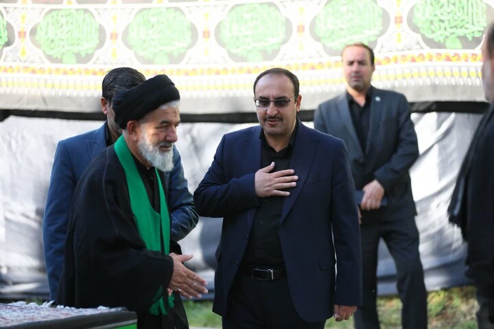تصاویر / برپایی مراسم سوگواری حضرت اباعبدالله الحسین (ع) و رهبر شهید در استانداری همدان
