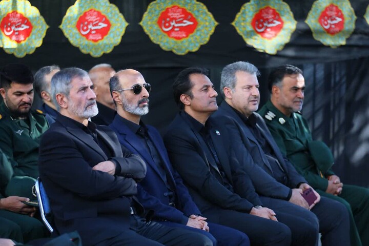 تصاویر / برپایی مراسم سوگواری حضرت اباعبدالله الحسین (ع) و رهبر شهید در استانداری همدان