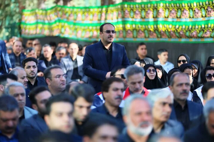 تصاویر / برپایی مراسم سوگواری حضرت اباعبدالله الحسین (ع) و رهبر شهید در استانداری همدان
