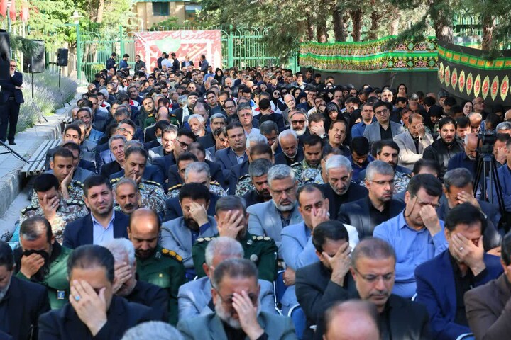 تصاویر / برپایی مراسم سوگواری حضرت اباعبدالله الحسین (ع) و رهبر شهید در استانداری همدان