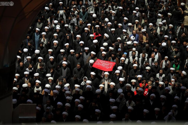 تشييع مهيب لجثمان آية الله العظمى الخامنئي في العتبة العلوية