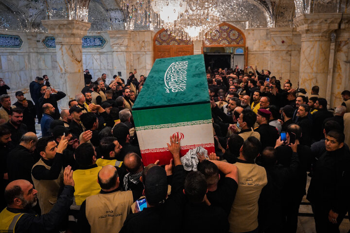 اقامه نماز و تشییع پیکر مطهر رهبر شهید انقلاب اسلامی در نجف اشرف