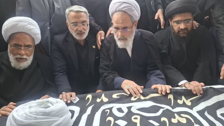 تصاویر/برگزاری آیین تشییع حجت‌الاسلام والمسلمین ناصریان با حضور آیت الله اعرافی درآران وبیدگل