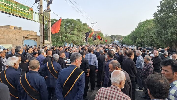 تصاویر/برگزاری آیین تشییع حجت‌الاسلام والمسلمین ناصریان با حضور آیت الله اعرافی درآران وبیدگل