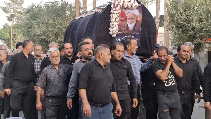 تصاویر/برگزاری آیین تشییع حجت‌الاسلام والمسلمین ناصریان با حضور آیت الله اعرافی درآران وبیدگل
