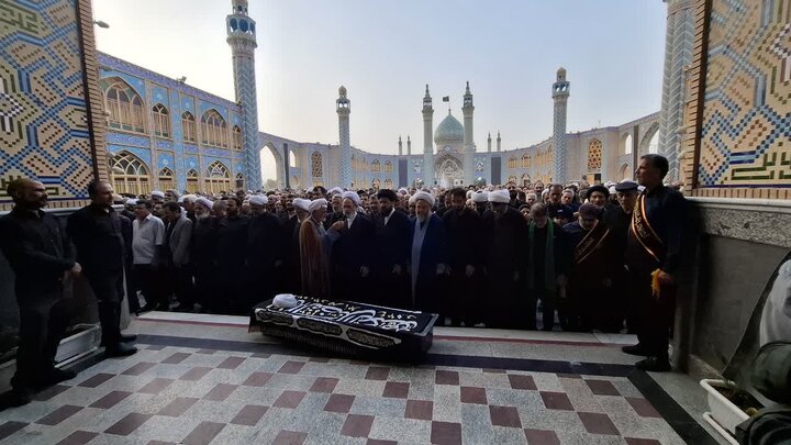 تصاویر/برگزاری آیین تشییع حجت‌الاسلام والمسلمین ناصریان با حضور آیت الله اعرافی درآران وبیدگل