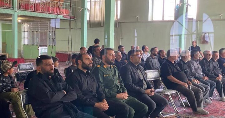 تصاویر/ مراسم گرامیداشت رهبر شهید فرزانه انقلاب در مسجد جامع روستای مهرآباد ملایر