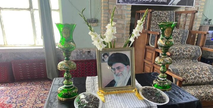 تصاویر/ مراسم گرامیداشت رهبر شهید فرزانه انقلاب در مسجد جامع روستای مهرآباد ملایر