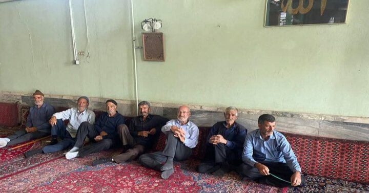 تصاویر/ مراسم گرامیداشت رهبر شهید فرزانه انقلاب در مسجد جامع روستای مهرآباد ملایر