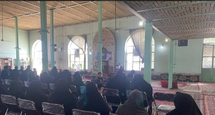 تصاویر/ مراسم گرامیداشت رهبر شهید فرزانه انقلاب در مسجد جامع روستای مهرآباد ملایر