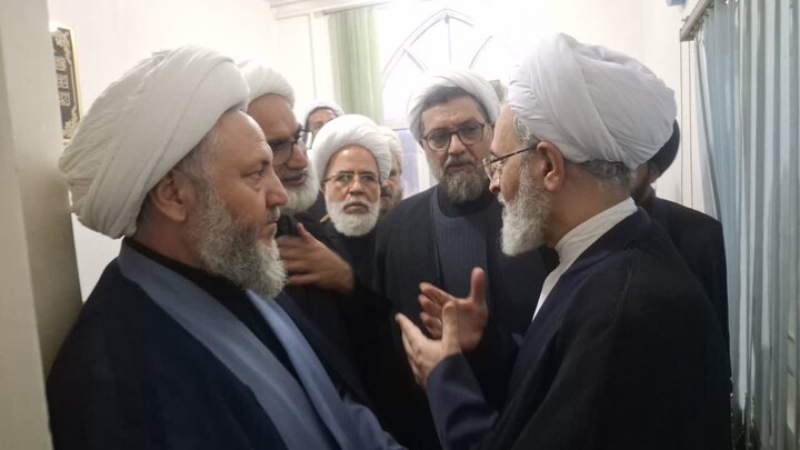 تصاویر/ دیدار آیت الله اعرافی با طلاب و روحانیون شهرستان آران وبیدگل