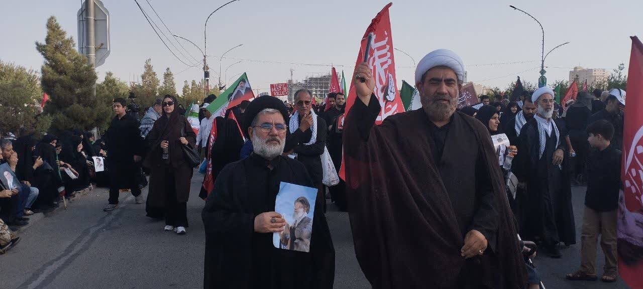 ملت ایران عاشق ولایت و رهبری هستند