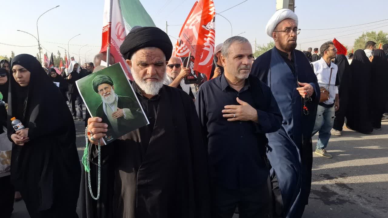 حضور گسترده مردم، مسئولان و کاروان «پرچمداران ولایت» کاشان در آیین بدرقه و تشییع امام شهید+فیلم وتصاویر