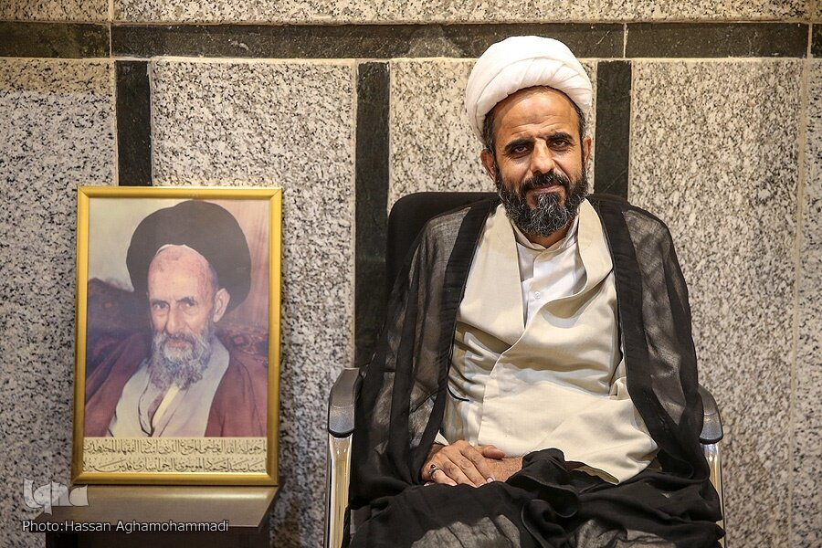 روحانیت ابعاد مختلف خون‌خواهی امام شهید را برای مردم تبیین کند