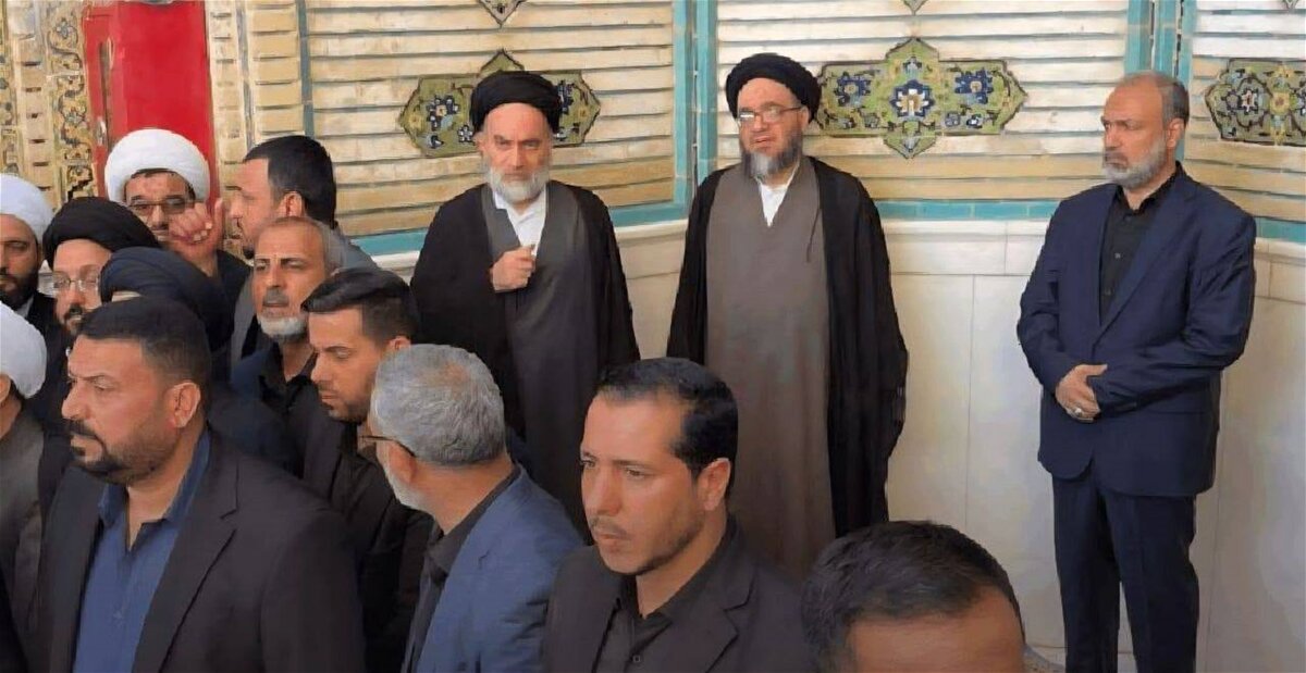 نجلا آية الله العظمى السيستاني يشاركان في تشييع جثمان آية الله العظمى الخامنئي بالنجف الأشرف (صور)